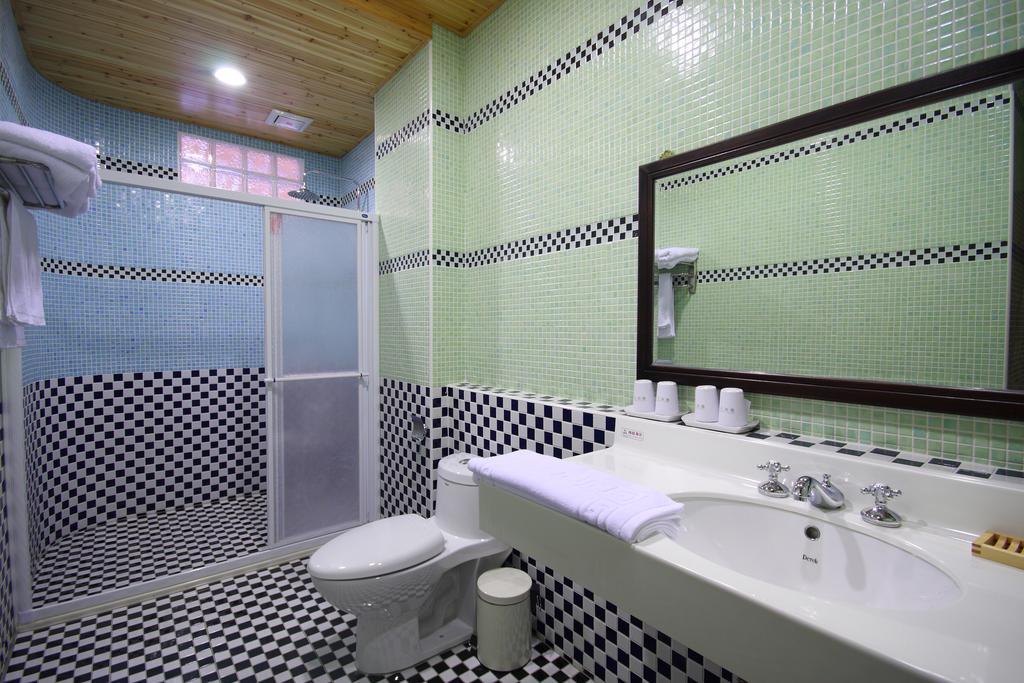 See Railway B&B Hualien City Exterior photo
